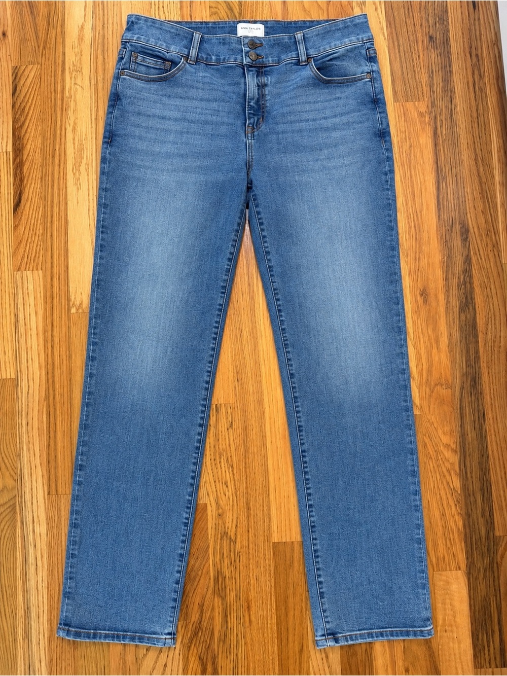 Lane Bryant Women’s Light Wash Stretch Straight Leg Jeans Plus Size 18